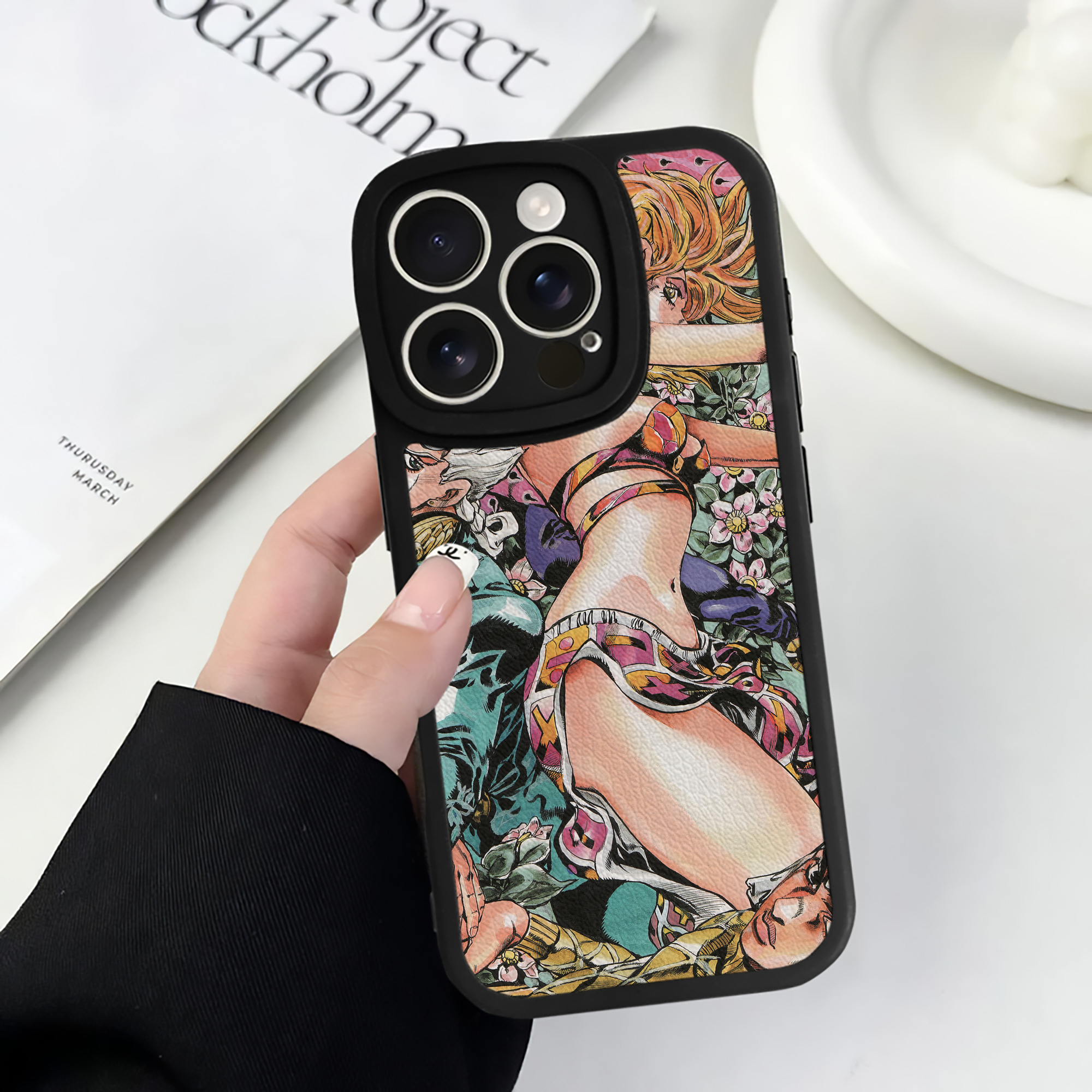 （画像用） ジョジョの奇妙な冒険 JoJo's Bizarre Adventure 【iPhone 16シリーズ対応】シリコンスマホケース（レザー調） 材質：シリコン